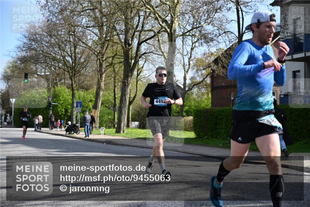 12.04.2026 - 45. Internationalen Wilhelmsburger Insellauf J. Mangold http://msf.ph/oto/9455063 12.04.2026 10:23:42 Ziel 5237, 4381, 4566, 3561, 4492, 5684, 3476, 2702, 3351, 3351, 3813, 4052 meine-sportfotos.de