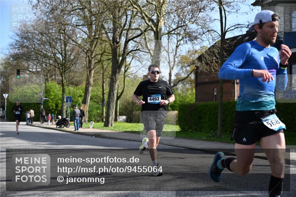 12.04.2026 - 45. Internationalen Wilhelmsburger Insellauf J. Mangold http://msf.ph/oto/9455064 12.04.2026 10:23:42 Ziel 5237, 4381, 4566, 3561, 4492, 5684, 3476, 2702, 3351, 3351, 3813, 4052 meine-sportfotos.de