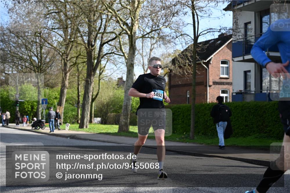 12.04.2026 - 45. Internationalen Wilhelmsburger Insellauf J. Mangold http://msf.ph/oto/9455068 12.04.2026 10:23:42 Ziel 5237, 4381, 4566, 3561, 4492, 5684, 3476, 2702, 3351, 3351, 3813, 4052 meine-sportfotos.de