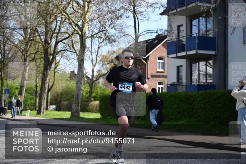 12.04.2026 - 45. Internationalen Wilhelmsburger Insellauf J. Mangold http://msf.ph/oto/9455071 12.04.2026 10:23:42 Ziel 5237, 4381, 4566, 3561, 4492, 5684, 3476, 2702, 3351, 3351, 3813, 4052 meine-sportfotos.de