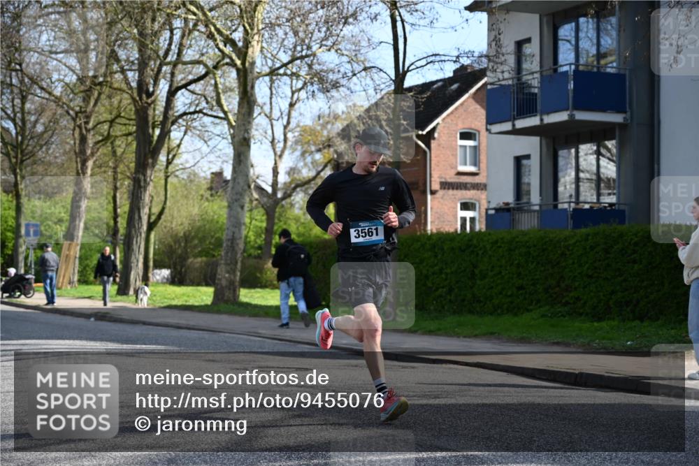 12.04.2026 - 45. Internationalen Wilhelmsburger Insellauf J. Mangold http://msf.ph/oto/9455076 12.04.2026 10:23:46 Ziel 4566, 3561, 4492, 5684, 3476, 2702, 3351, 3813, 4052 meine-sportfotos.de
