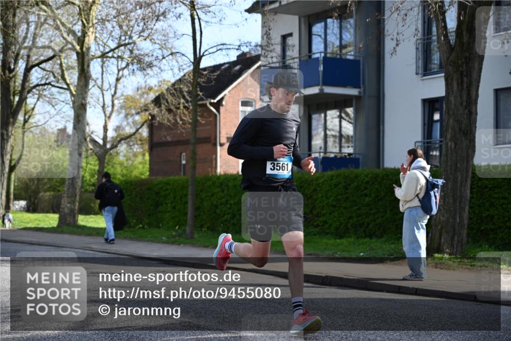 12.04.2026 - 45. Internationalen Wilhelmsburger Insellauf J. Mangold http://msf.ph/oto/9455080 12.04.2026 10:23:47 Ziel 3561, 4492, 5684, 3476, 2702, 3351, 3813, 4052 meine-sportfotos.de
