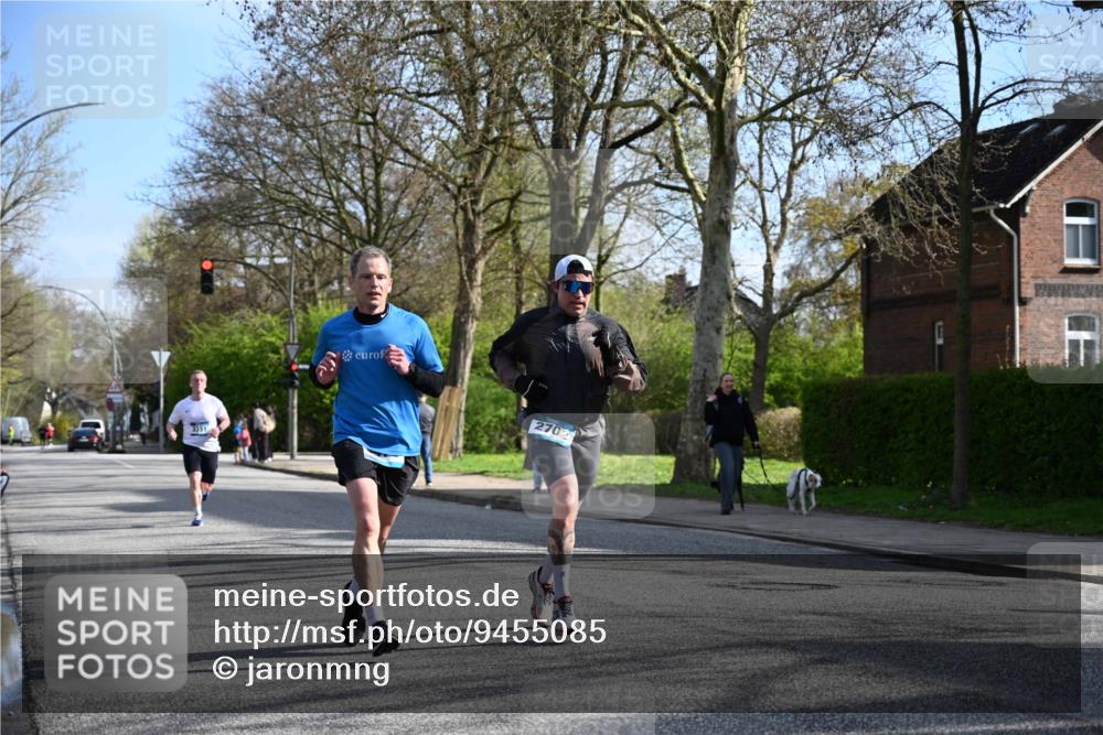12.04.2026 - 45. Internationalen Wilhelmsburger Insellauf J. Mangold http://msf.ph/oto/9455085 12.04.2026 10:23:55 Ziel 3476, 2702, 3351, 3813, 4052, 2595 meine-sportfotos.de