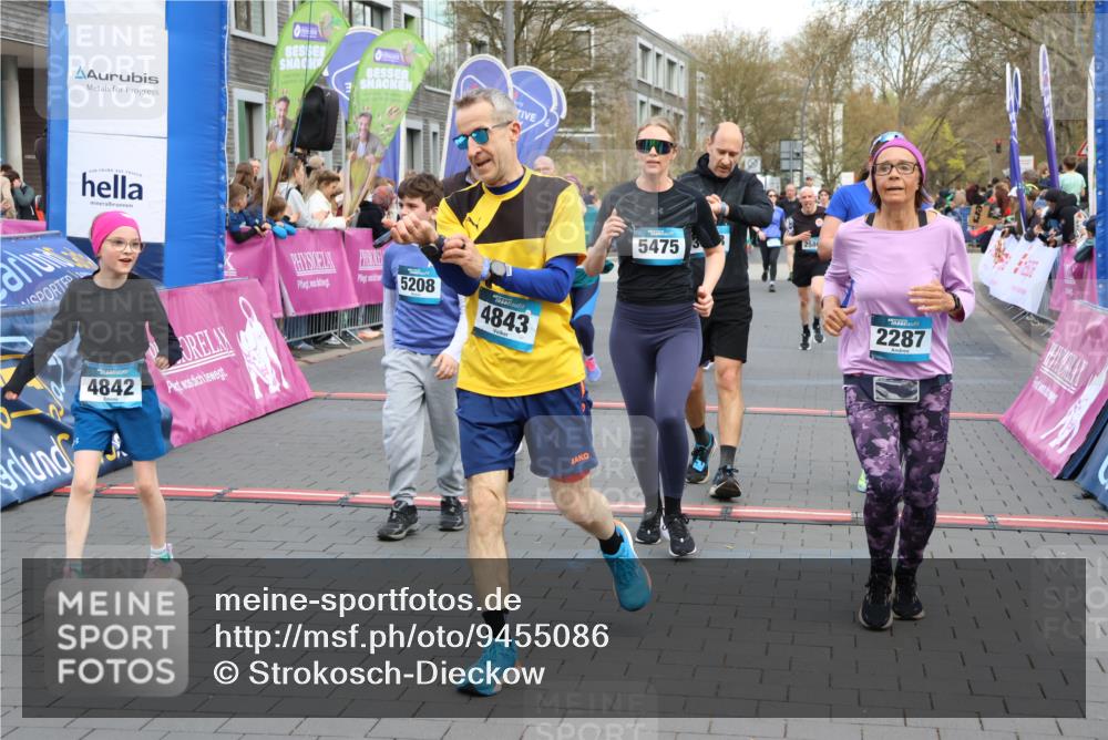 12.04.2026 - 45. Internationalen Wilhelmsburger Insellauf Strokosch-Dieckow http://msf.ph/oto/9455086 12.04.2026 13:04:03 Ziel 5208, 4842, 2287, 4843, 4526, 5475, 2007, 3523, 4217, 5433, 5430, 5105, 2580, 2412 meine-sportfotos.de