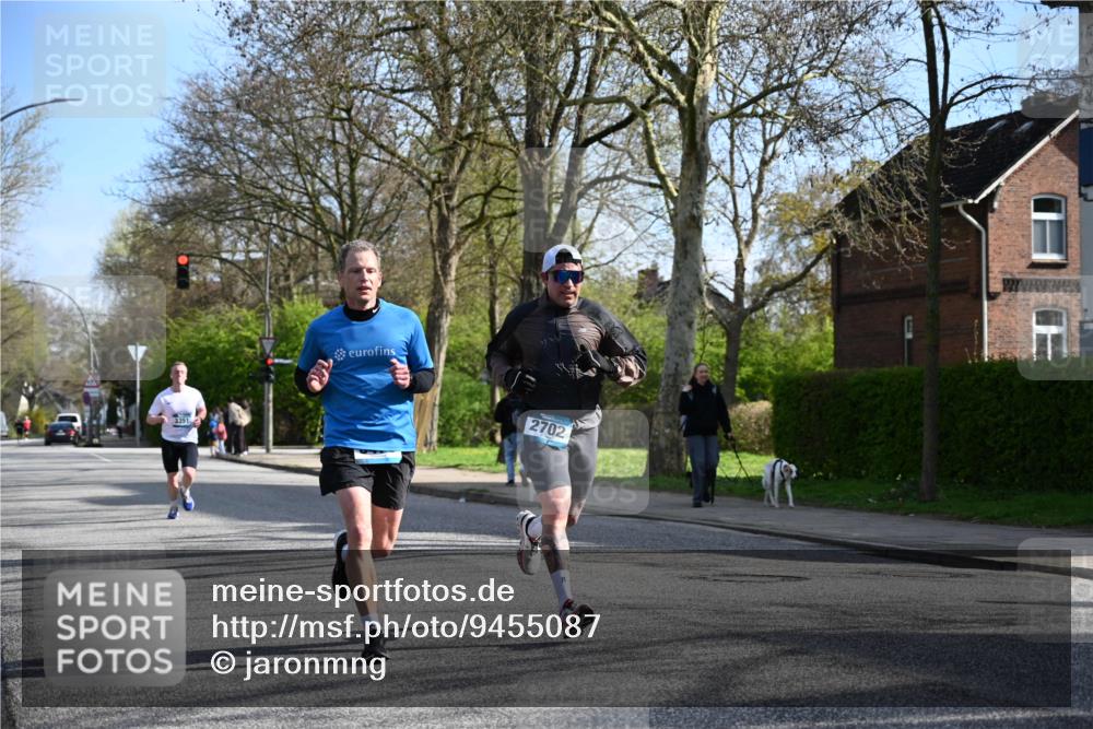 12.04.2026 - 45. Internationalen Wilhelmsburger Insellauf J. Mangold http://msf.ph/oto/9455087 12.04.2026 10:23:55 Ziel 3476, 2702, 3351, 3813, 4052, 2595 meine-sportfotos.de