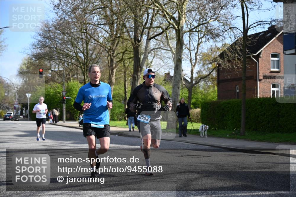 12.04.2026 - 45. Internationalen Wilhelmsburger Insellauf J. Mangold http://msf.ph/oto/9455088 12.04.2026 10:23:56 Ziel 3476, 2702, 3351, 3813, 3813, 4052, 2595 meine-sportfotos.de