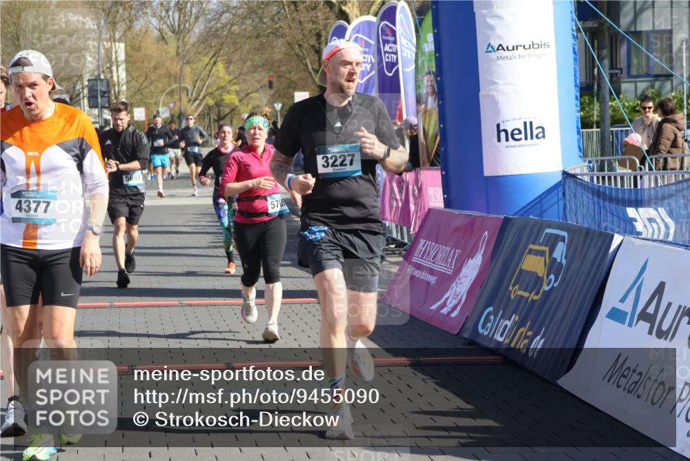 12.04.2026 - 45. Internationalen Wilhelmsburger Insellauf Strokosch-Dieckow http://msf.ph/oto/9455090 12.04.2026 10:43:31 Ziel 2406, 4377, 3086, 3227, 4974, 5705, 2189, 5697, 2813 meine-sportfotos.de