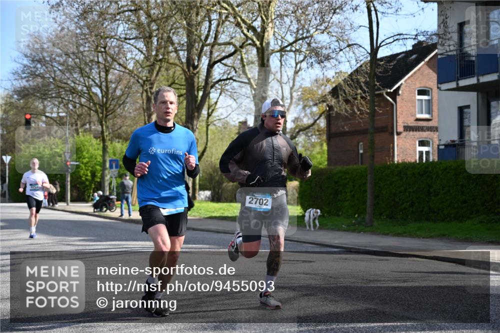 12.04.2026 - 45. Internationalen Wilhelmsburger Insellauf J. Mangold http://msf.ph/oto/9455093 12.04.2026 10:23:56 Ziel 3476, 2702, 3351, 3813, 3813, 4052, 2595 meine-sportfotos.de