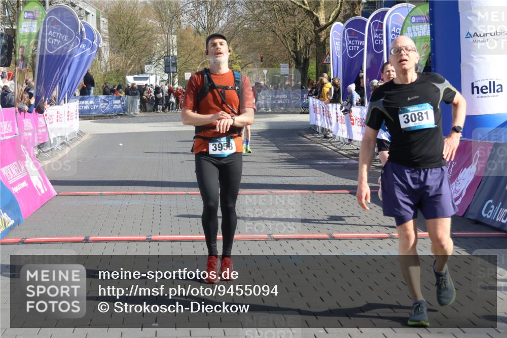 12.04.2026 - 45. Internationalen Wilhelmsburger Insellauf Strokosch-Dieckow http://msf.ph/oto/9455094 12.04.2026 10:30:46 Ziel 3081, 3958, 4340, 2317 meine-sportfotos.de