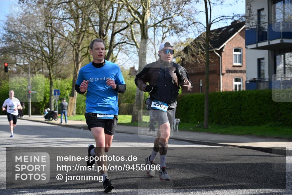 12.04.2026 - 45. Internationalen Wilhelmsburger Insellauf J. Mangold http://msf.ph/oto/9455096 12.04.2026 10:23:56 Ziel 3476, 2702, 3351, 3813, 3813, 4052, 2595 meine-sportfotos.de