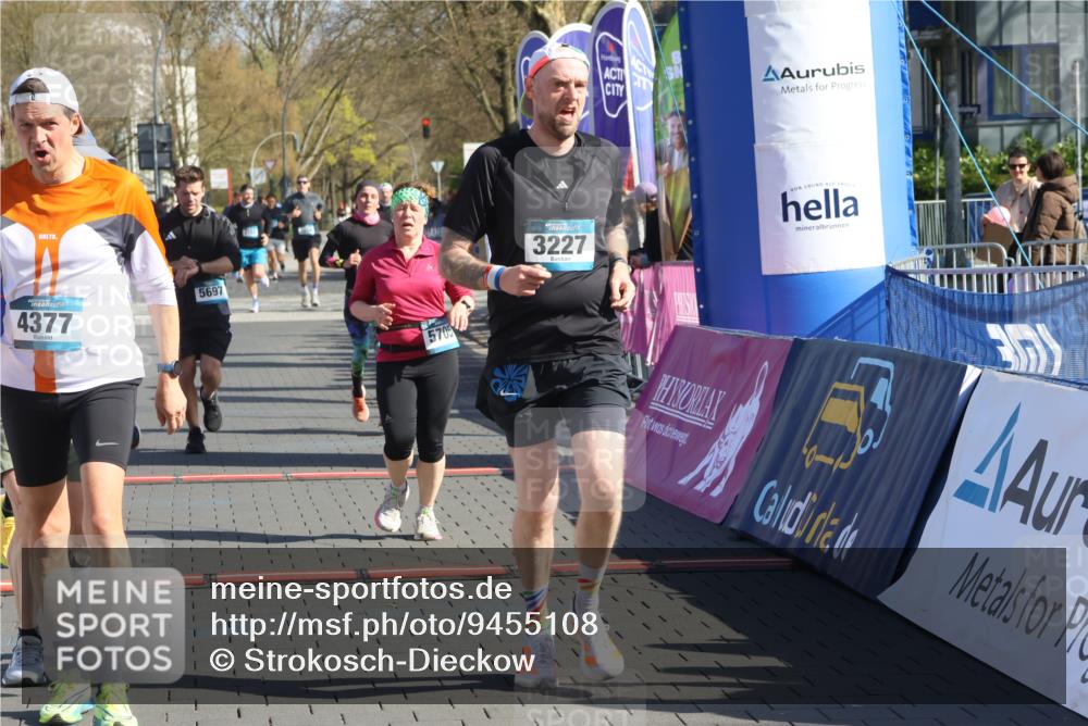 12.04.2026 - 45. Internationalen Wilhelmsburger Insellauf Strokosch-Dieckow http://msf.ph/oto/9455108 12.04.2026 10:43:32 Ziel 2406, 4377, 3086, 3227, 4974, 5705, 2189, 5697, 2813 meine-sportfotos.de