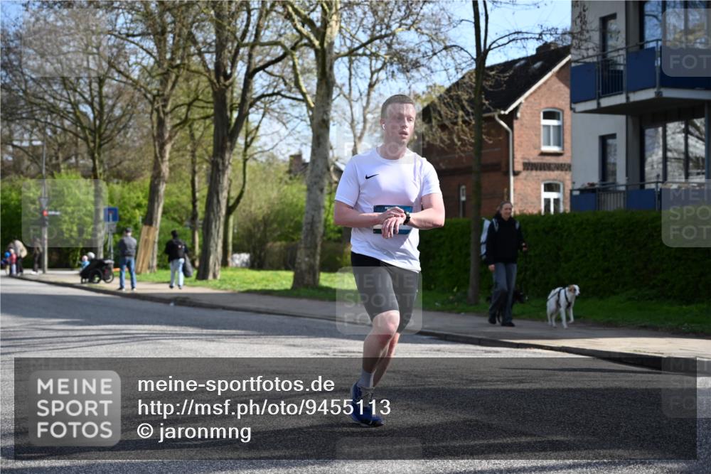 12.04.2026 - 45. Internationalen Wilhelmsburger Insellauf J. Mangold http://msf.ph/oto/9455113 12.04.2026 10:24:00 Ziel 3476, 2702, 3351, 3813, 4052, 2595, 2595, 4143 meine-sportfotos.de