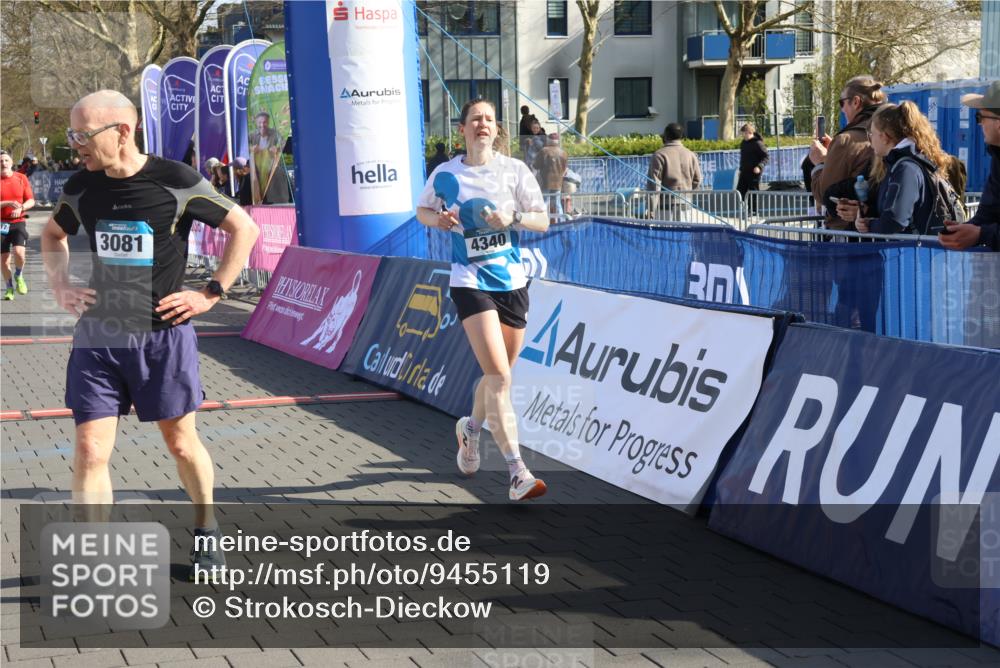 12.04.2026 - 45. Internationalen Wilhelmsburger Insellauf Strokosch-Dieckow http://msf.ph/oto/9455119 12.04.2026 10:30:47 Ziel 3081, 3958, 4340, 2317 meine-sportfotos.de
