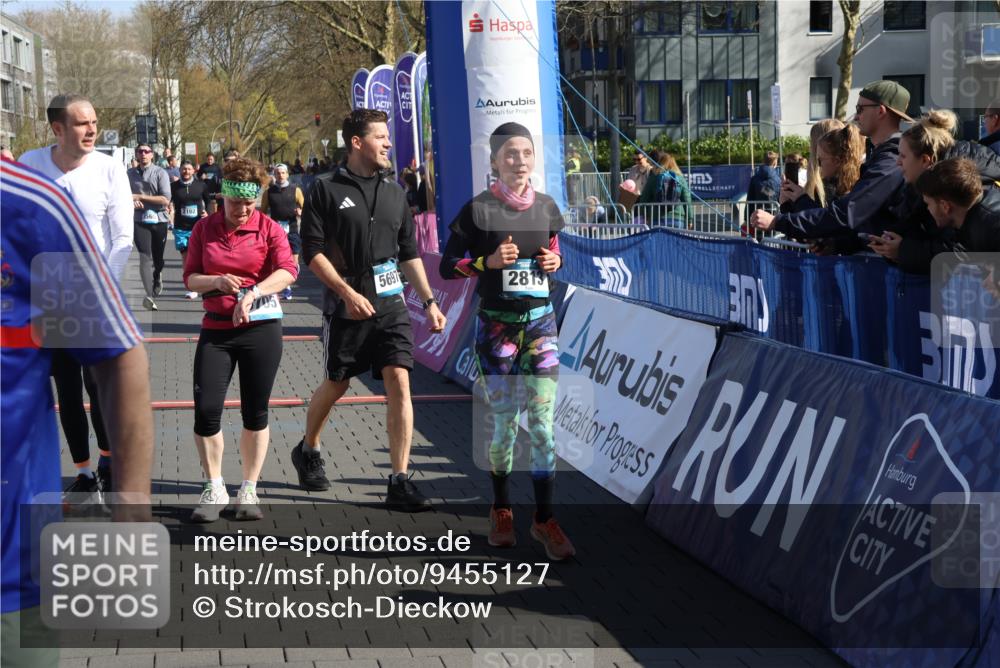 12.04.2026 - 45. Internationalen Wilhelmsburger Insellauf Strokosch-Dieckow http://msf.ph/oto/9455127 12.04.2026 10:43:36 Ziel 5705, 2189, 5697, 2813, 4931, 3565, 5337, 2102, 2656, 2104 meine-sportfotos.de