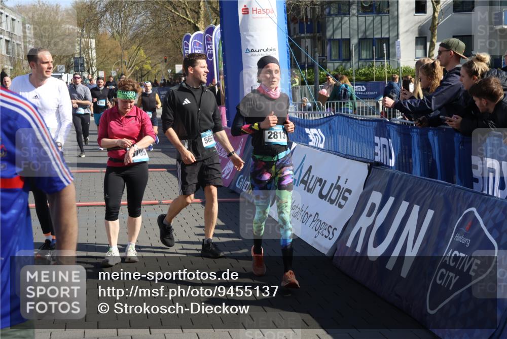 12.04.2026 - 45. Internationalen Wilhelmsburger Insellauf Strokosch-Dieckow http://msf.ph/oto/9455137 12.04.2026 10:43:36 Ziel 5705, 2189, 5697, 2813, 4931, 3565, 5337, 2102, 2656, 2104 meine-sportfotos.de