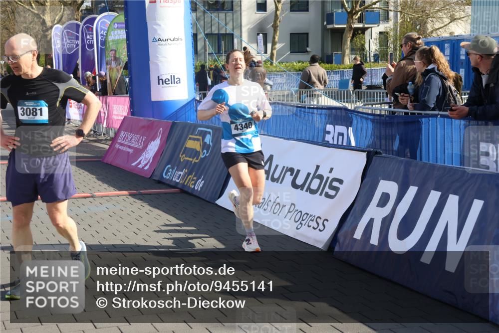 12.04.2026 - 45. Internationalen Wilhelmsburger Insellauf Strokosch-Dieckow http://msf.ph/oto/9455141 12.04.2026 10:30:48 Ziel 3958, 4340, 2317 meine-sportfotos.de