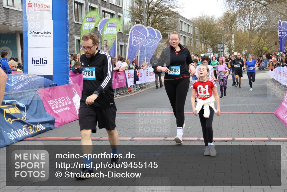 12.04.2026 - 45. Internationalen Wilhelmsburger Insellauf Strokosch-Dieckow http://msf.ph/oto/9455145 12.04.2026 13:03:57 Ziel 2642, 4780, 5063, 2508, 5200, 5208, 4842, 2287, 4843, 4526 meine-sportfotos.de