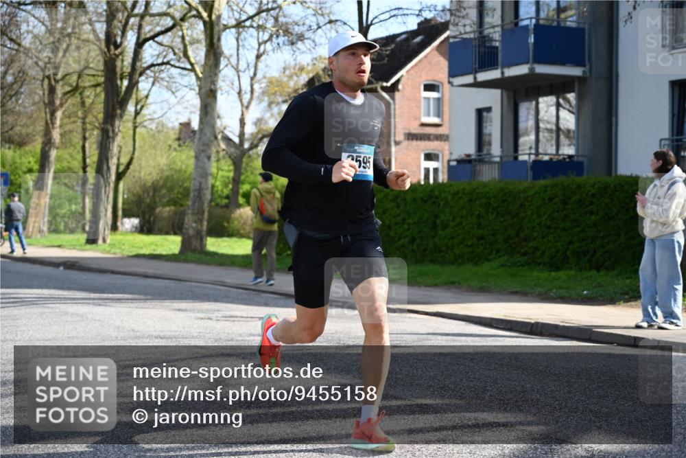 12.04.2026 - 45. Internationalen Wilhelmsburger Insellauf J. Mangold http://msf.ph/oto/9455158 12.04.2026 10:24:28 Ziel 4052, 2595, 4143, 5609, 4296, 3558, 3558, 4495, 5415, 5569 meine-sportfotos.de
