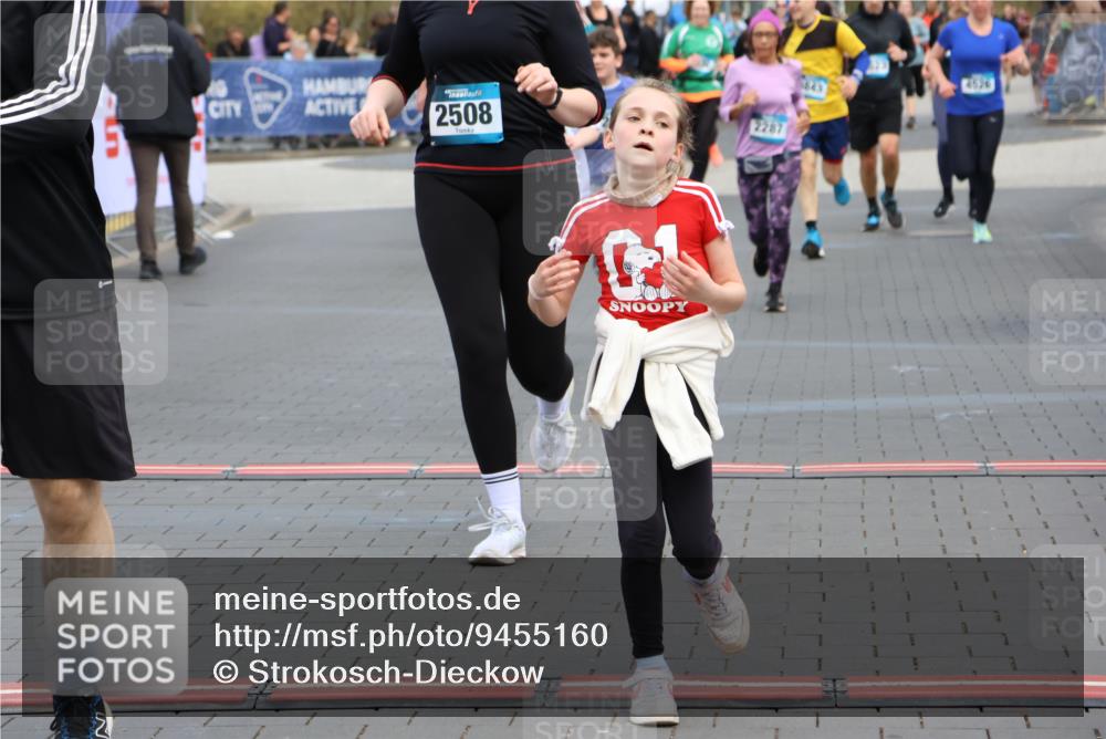 12.04.2026 - 45. Internationalen Wilhelmsburger Insellauf Strokosch-Dieckow http://msf.ph/oto/9455160 12.04.2026 13:03:56 Ziel 2642, 4780, 5063, 2508, 5200, 5208, 4842, 2287 meine-sportfotos.de