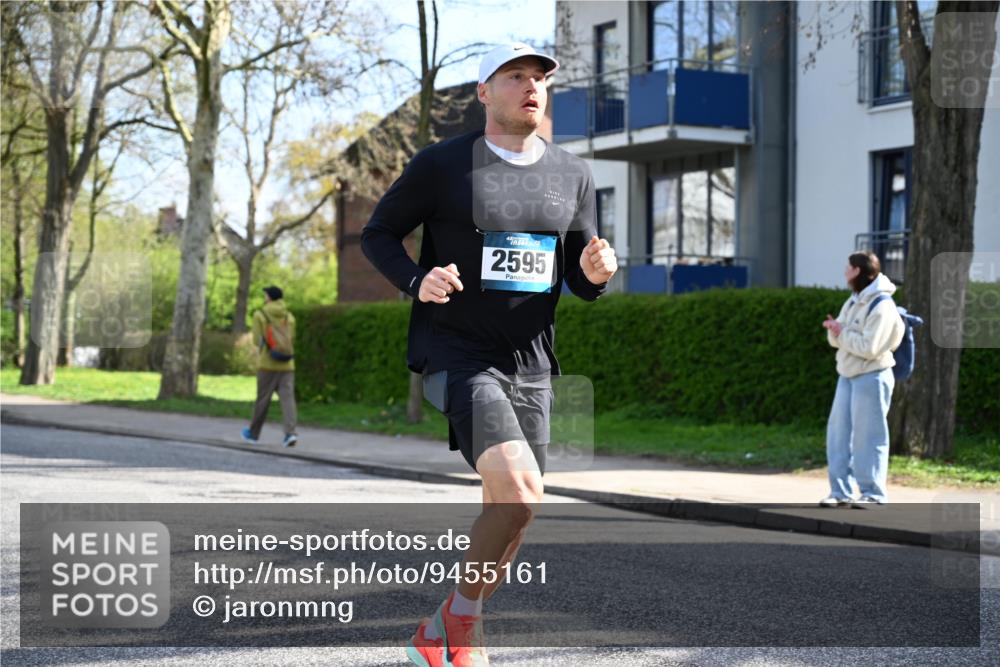 12.04.2026 - 45. Internationalen Wilhelmsburger Insellauf J. Mangold http://msf.ph/oto/9455161 12.04.2026 10:24:28 Ziel 4052, 2595, 4143, 5609, 4296, 3558, 3558, 4495, 5415, 5569 meine-sportfotos.de