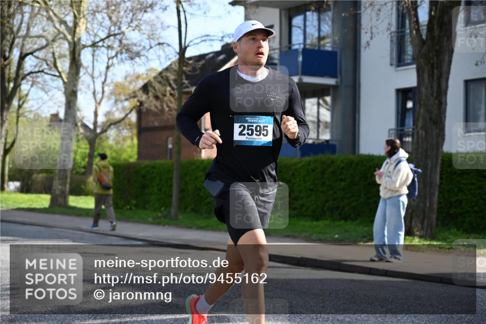 12.04.2026 - 45. Internationalen Wilhelmsburger Insellauf J. Mangold http://msf.ph/oto/9455162 12.04.2026 10:24:28 Ziel 4052, 2595, 4143, 5609, 4296, 3558, 3558, 4495, 5415, 5569 meine-sportfotos.de