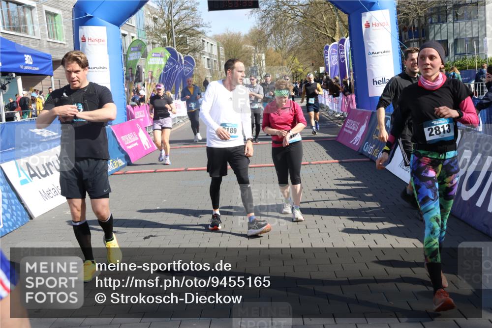 12.04.2026 - 45. Internationalen Wilhelmsburger Insellauf Strokosch-Dieckow http://msf.ph/oto/9455165 12.04.2026 10:43:37 Ziel 2189, 5697, 2813, 4931, 3565, 5337, 2102, 2656, 2104 meine-sportfotos.de