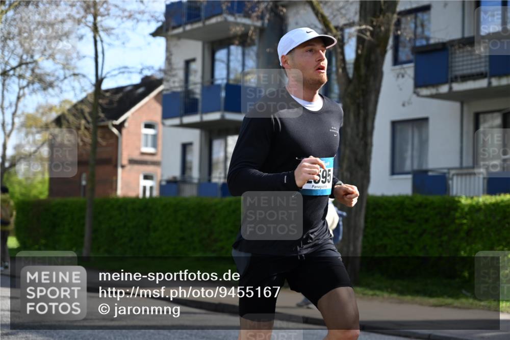 12.04.2026 - 45. Internationalen Wilhelmsburger Insellauf J. Mangold http://msf.ph/oto/9455167 12.04.2026 10:24:28 Ziel 4052, 2595, 4143, 5609, 4296, 3558, 3558, 4495, 5415, 5569 meine-sportfotos.de