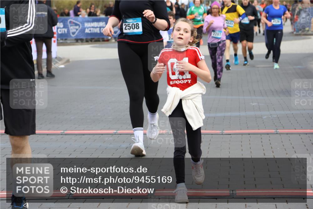 12.04.2026 - 45. Internationalen Wilhelmsburger Insellauf Strokosch-Dieckow http://msf.ph/oto/9455169 12.04.2026 13:03:56 Ziel 2642, 4780, 5063, 2508, 5200, 5208, 4842, 2287 meine-sportfotos.de
