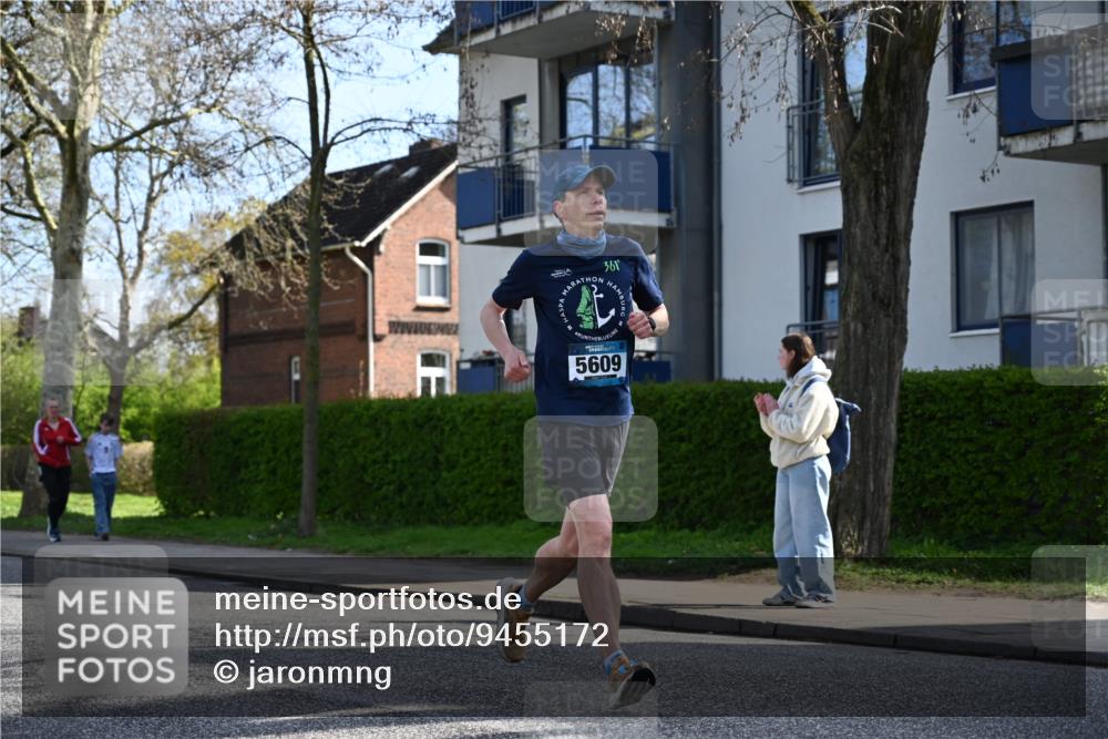 12.04.2026 - 45. Internationalen Wilhelmsburger Insellauf J. Mangold http://msf.ph/oto/9455172 12.04.2026 10:24:51 Ziel 5609, 4296, 3558, 4495, 5415, 5569, 3321, 5502, 3812 meine-sportfotos.de