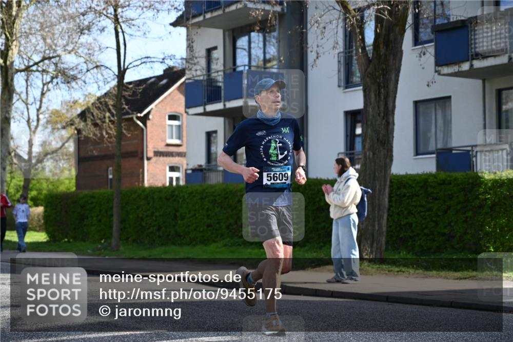 12.04.2026 - 45. Internationalen Wilhelmsburger Insellauf J. Mangold http://msf.ph/oto/9455175 12.04.2026 10:24:51 Ziel 5609, 4296, 3558, 4495, 5415, 5569, 3321, 5502, 3812 meine-sportfotos.de