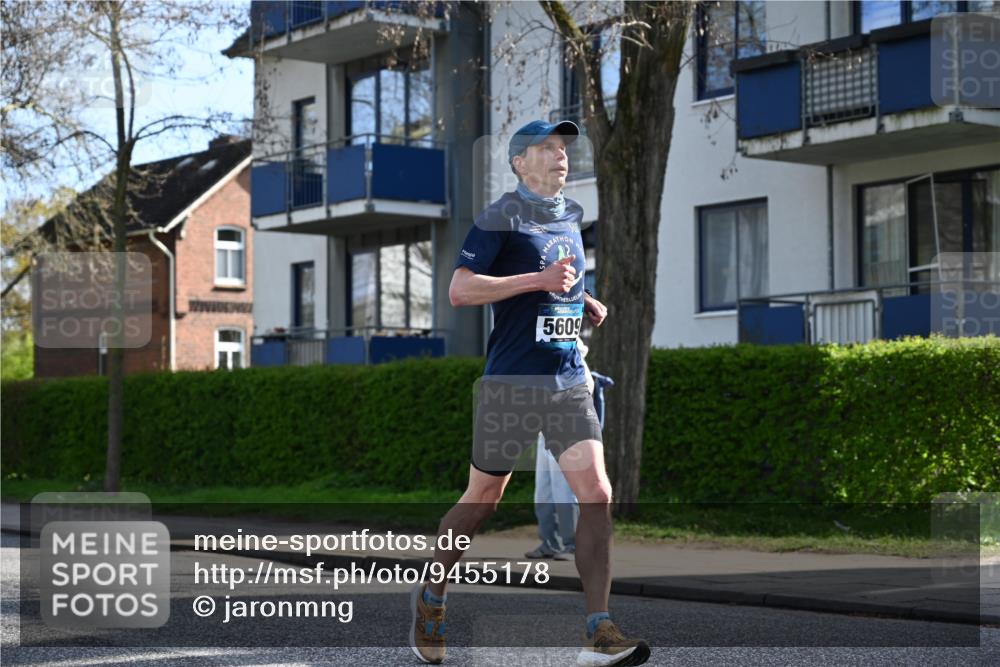 12.04.2026 - 45. Internationalen Wilhelmsburger Insellauf J. Mangold http://msf.ph/oto/9455178 12.04.2026 10:24:52 Ziel 5609, 4296, 3558, 4495, 5415, 5569, 3321, 5502, 3812 meine-sportfotos.de