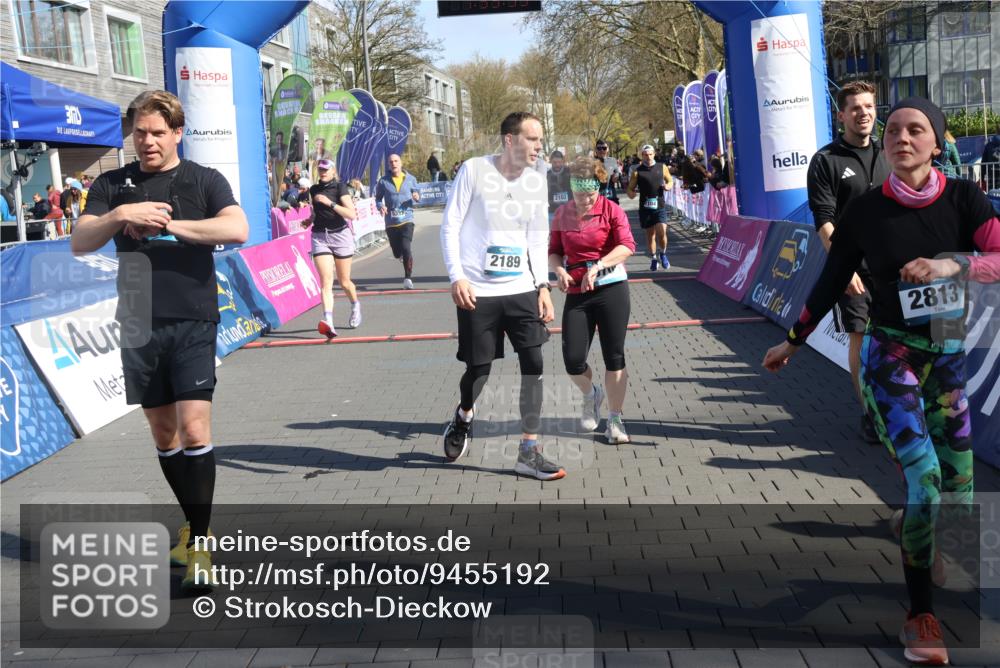 12.04.2026 - 45. Internationalen Wilhelmsburger Insellauf Strokosch-Dieckow http://msf.ph/oto/9455192 12.04.2026 10:43:37 Ziel 2189, 5697, 2813, 4931, 3565, 5337, 2102, 2656, 2104 meine-sportfotos.de