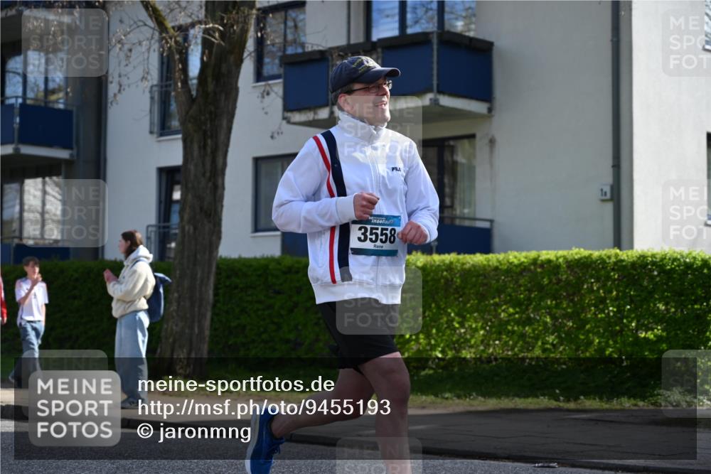 12.04.2026 - 45. Internationalen Wilhelmsburger Insellauf J. Mangold http://msf.ph/oto/9455193 12.04.2026 10:24:59 Ziel 3558, 4495, 5415, 5569, 3321, 5502, 3812, 3578 meine-sportfotos.de