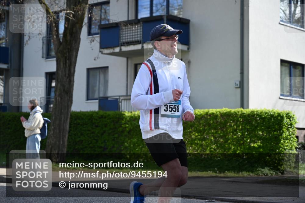 12.04.2026 - 45. Internationalen Wilhelmsburger Insellauf J. Mangold http://msf.ph/oto/9455194 12.04.2026 10:25:00 Ziel 3558, 4495, 5415, 5569, 3321, 5502, 3321, 5502, 3812, 3578 meine-sportfotos.de