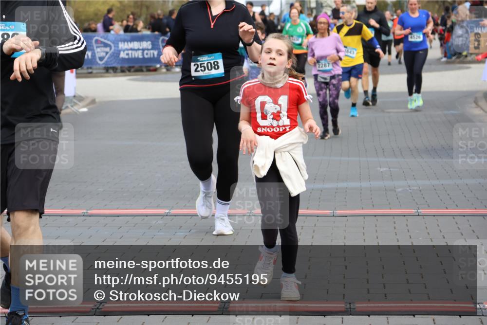 12.04.2026 - 45. Internationalen Wilhelmsburger Insellauf Strokosch-Dieckow http://msf.ph/oto/9455195 12.04.2026 13:03:56 Ziel 2642, 4780, 5063, 2508, 5200, 5208, 4842, 2287 meine-sportfotos.de