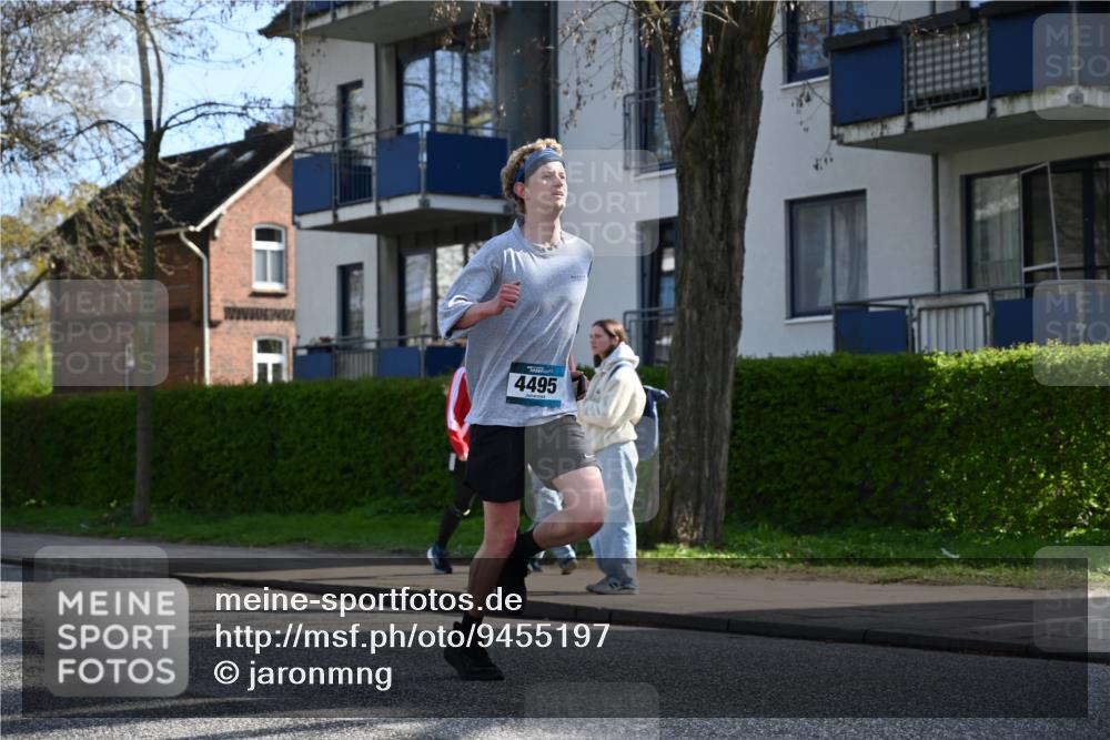 12.04.2026 - 45. Internationalen Wilhelmsburger Insellauf J. Mangold http://msf.ph/oto/9455197 12.04.2026 10:25:00 Ziel 3558, 4495, 5415, 5569, 3321, 5502, 3321, 5502, 3812, 3578 meine-sportfotos.de
