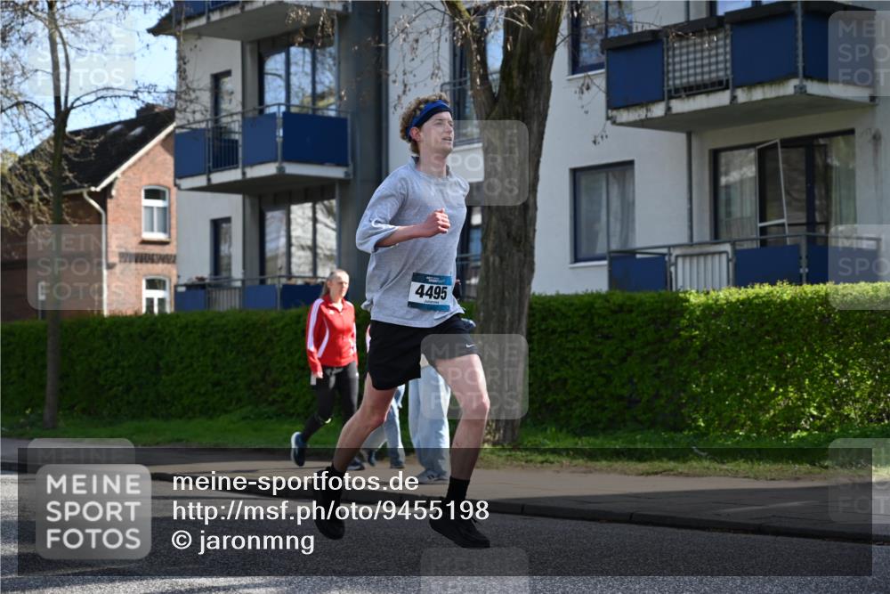 12.04.2026 - 45. Internationalen Wilhelmsburger Insellauf J. Mangold http://msf.ph/oto/9455198 12.04.2026 10:25:00 Ziel 3558, 4495, 5415, 5569, 3321, 5502, 3321, 5502, 3812, 3578 meine-sportfotos.de