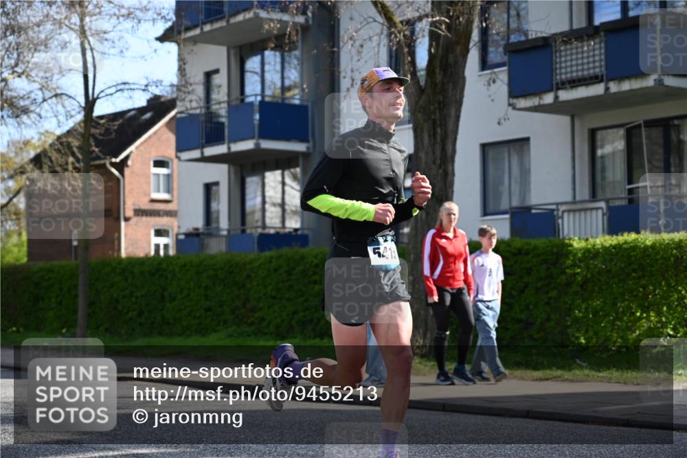 12.04.2026 - 45. Internationalen Wilhelmsburger Insellauf J. Mangold http://msf.ph/oto/9455213 12.04.2026 10:25:02 Ziel 3558, 4495, 5415, 5569, 3321, 5502, 3812, 3812, 3578 meine-sportfotos.de