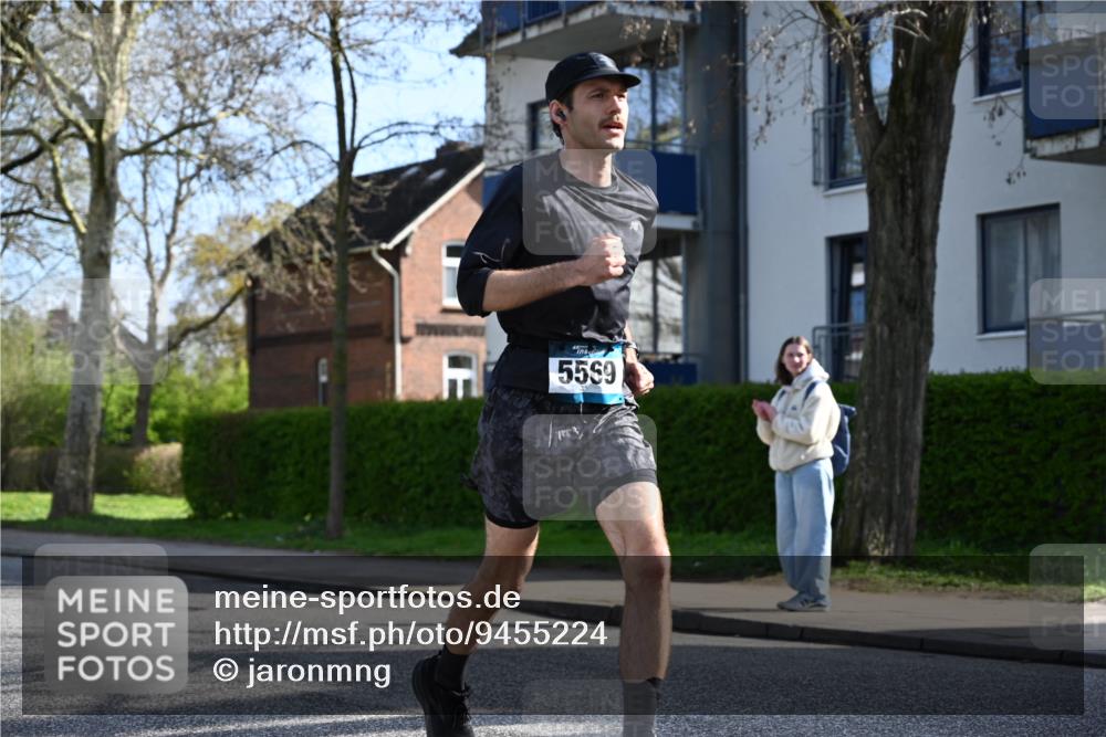 12.04.2026 - 45. Internationalen Wilhelmsburger Insellauf J. Mangold http://msf.ph/oto/9455224 12.04.2026 10:25:06 Ziel 4495, 5415, 5569, 3321, 5502, 3812, 3578, 5767, 5707 meine-sportfotos.de