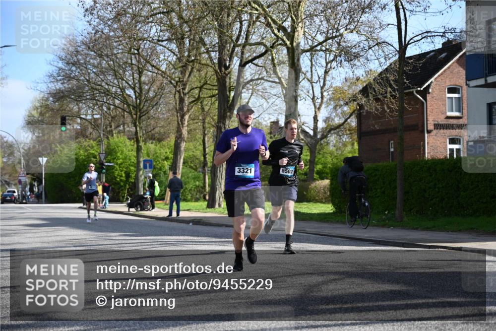 12.04.2026 - 45. Internationalen Wilhelmsburger Insellauf J. Mangold http://msf.ph/oto/9455229 12.04.2026 10:25:15 Ziel 3321, 5502, 3812, 3578, 5767, 5707 meine-sportfotos.de