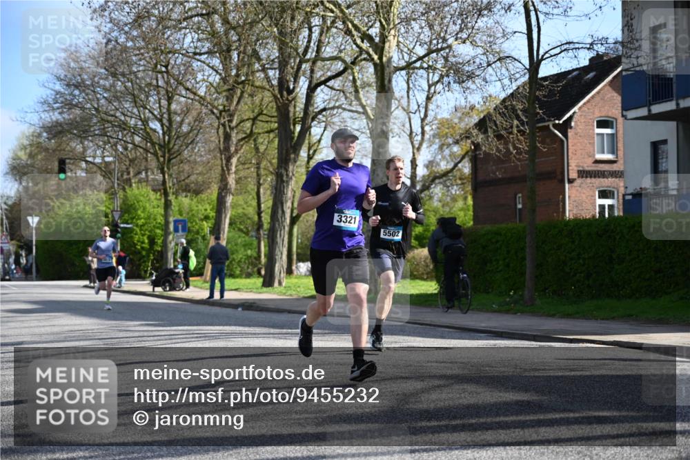 12.04.2026 - 45. Internationalen Wilhelmsburger Insellauf J. Mangold http://msf.ph/oto/9455232 12.04.2026 10:25:15 Ziel 3321, 5502, 3812, 3578, 5767, 5707 meine-sportfotos.de