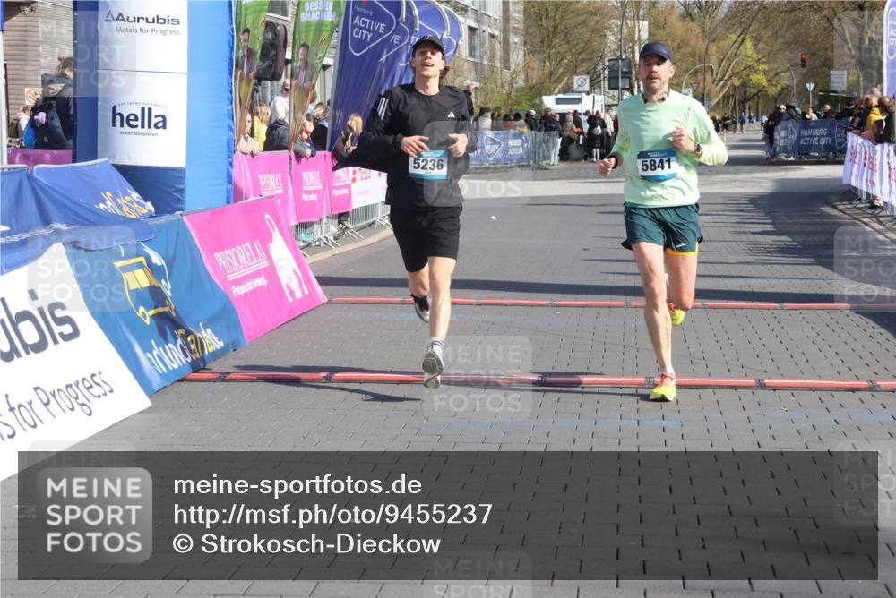 12.04.2026 - 45. Internationalen Wilhelmsburger Insellauf Strokosch-Dieckow http://msf.ph/oto/9455237 12.04.2026 10:30:54 Ziel 2317, 5841, 5236 meine-sportfotos.de