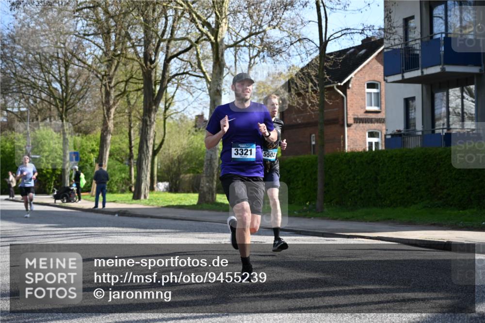 12.04.2026 - 45. Internationalen Wilhelmsburger Insellauf J. Mangold http://msf.ph/oto/9455239 12.04.2026 10:25:15 Ziel 3321, 5502, 3812, 3578, 5767, 5707 meine-sportfotos.de