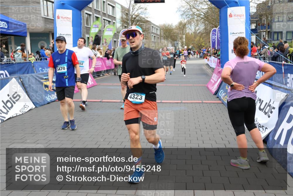 12.04.2026 - 45. Internationalen Wilhelmsburger Insellauf Strokosch-Dieckow http://msf.ph/oto/9455248 12.04.2026 13:03:51 Ziel 5470, 4743, 4323, 3962, 3652, 2642, 4780, 5063 meine-sportfotos.de