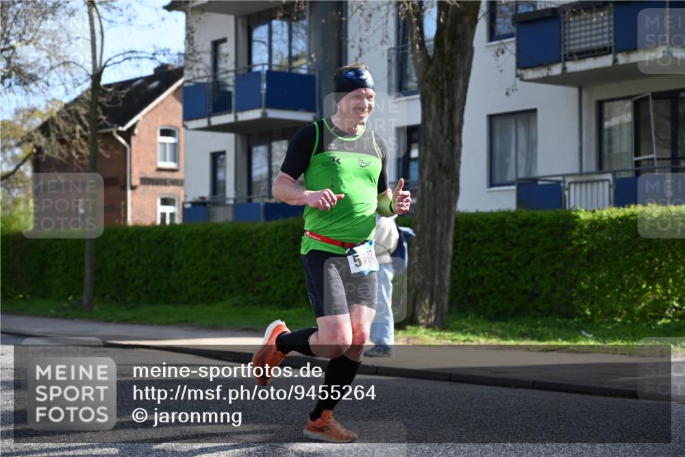 12.04.2026 - 45. Internationalen Wilhelmsburger Insellauf J. Mangold http://msf.ph/oto/9455264 12.04.2026 10:25:46 Ziel 3578, 5767, 5707, 4175, 4460, 2382, 3487, 3487, 5708, 4621, 4061, 3368, 4572 meine-sportfotos.de