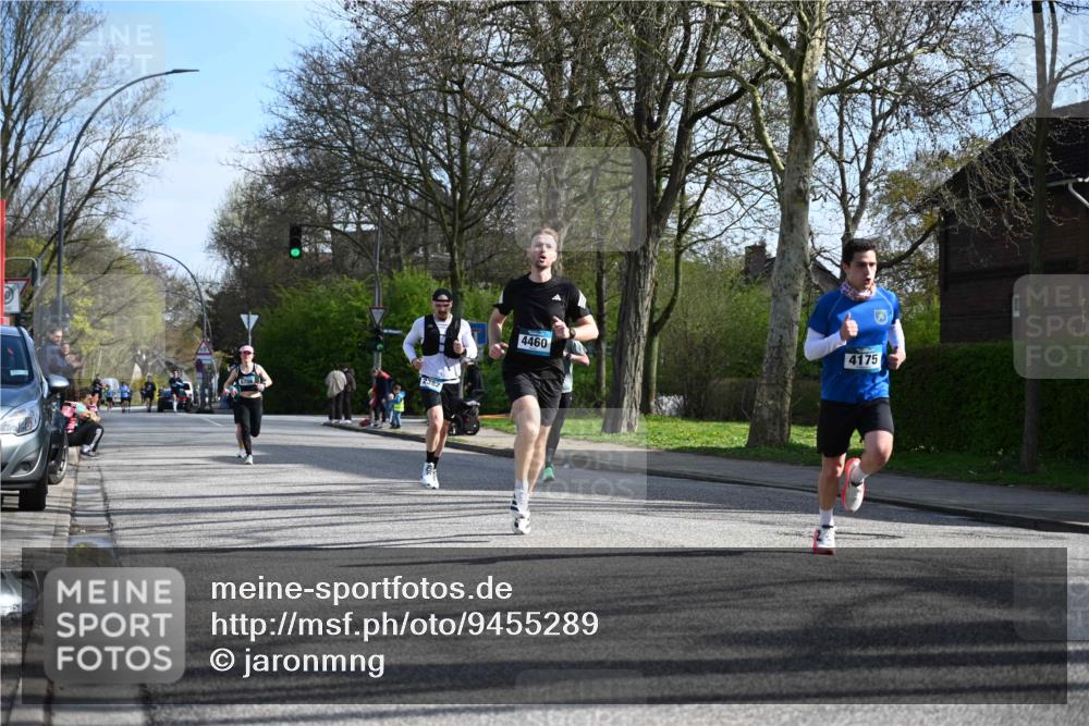 12.04.2026 - 45. Internationalen Wilhelmsburger Insellauf J. Mangold http://msf.ph/oto/9455289 12.04.2026 10:25:59 Ziel 4175, 4460, 2382, 3487, 5708, 4621, 4061, 3368, 4572, 5742, 4225, 5742, 4225, 3752, 3047, 2160 meine-sportfotos.de