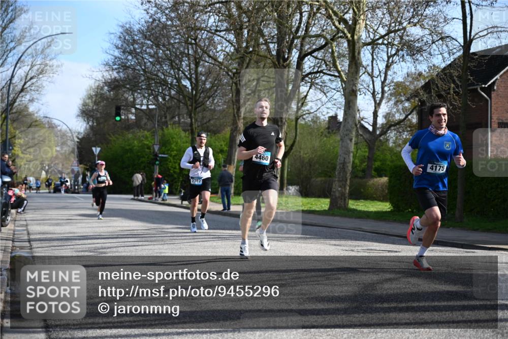 12.04.2026 - 45. Internationalen Wilhelmsburger Insellauf J. Mangold http://msf.ph/oto/9455296 12.04.2026 10:25:59 Ziel 4175, 4460, 2382, 3487, 5708, 4621, 4061, 3368, 4572, 5742, 4225, 5742, 4225, 3752, 3047, 2160 meine-sportfotos.de