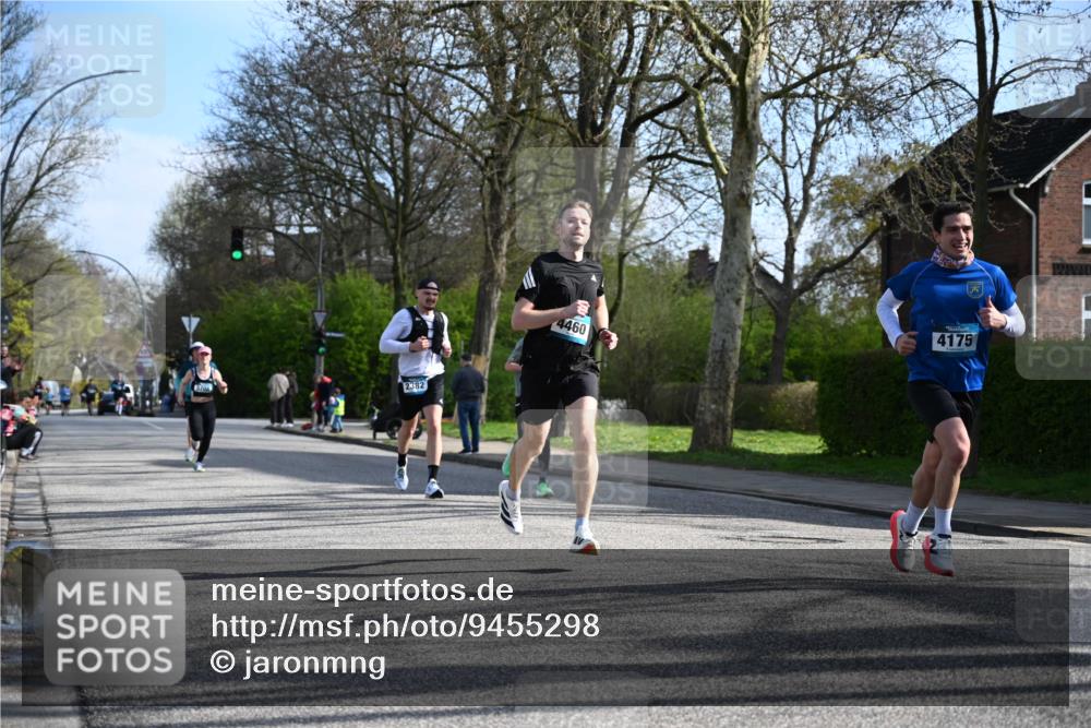 12.04.2026 - 45. Internationalen Wilhelmsburger Insellauf J. Mangold http://msf.ph/oto/9455298 12.04.2026 10:25:59 Ziel 4175, 4460, 2382, 3487, 5708, 4621, 4061, 3368, 4572, 5742, 4225, 5742, 4225, 3752, 3047, 2160 meine-sportfotos.de