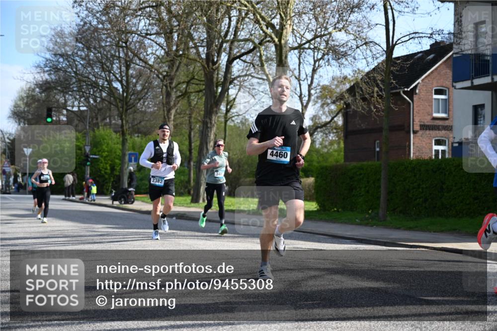12.04.2026 - 45. Internationalen Wilhelmsburger Insellauf J. Mangold http://msf.ph/oto/9455308 12.04.2026 10:26:00 Ziel 4175, 4460, 2382, 3487, 5708, 4621, 4061, 3368, 4572, 5742, 4225, 3752, 3047, 3752, 3047, 2160 meine-sportfotos.de