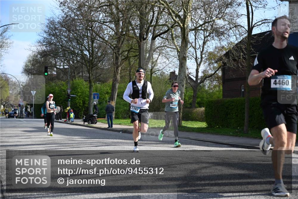 12.04.2026 - 45. Internationalen Wilhelmsburger Insellauf J. Mangold http://msf.ph/oto/9455312 12.04.2026 10:26:00 Ziel 4175, 4460, 2382, 3487, 5708, 4621, 4061, 3368, 4572, 5742, 4225, 3752, 3047, 3752, 3047, 2160 meine-sportfotos.de